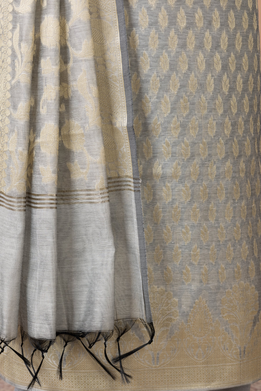 Kanak Woven Chanderi Suit with woven chanderi duppatta & plain bottom – Grey
