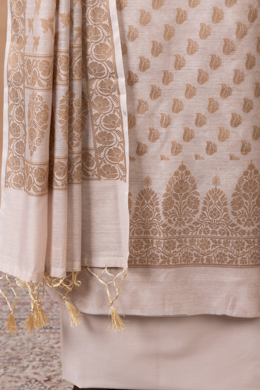 Neelkamal Woven Chanderi Suit with Woven Chanderi duppatta & plain bottom